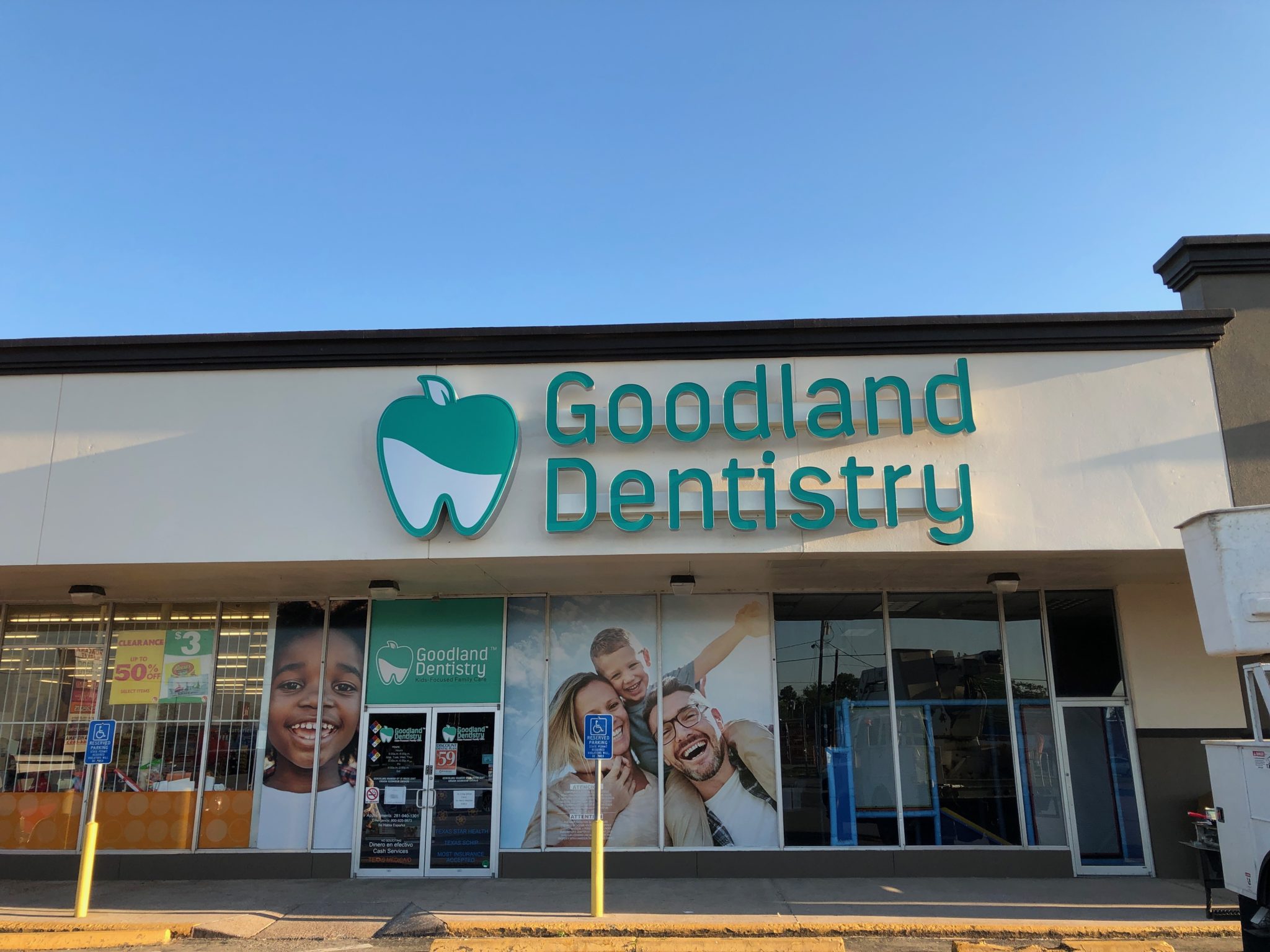 Dentist in Houston, TX on Aldine Mail Rte Rd Goodland Dentistry